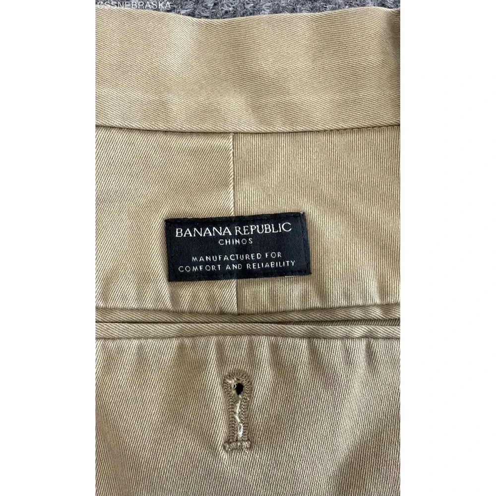 Banana Republic Men's Khaki Tan Mason Athletic Tapered Fit Chinos Size 32x32